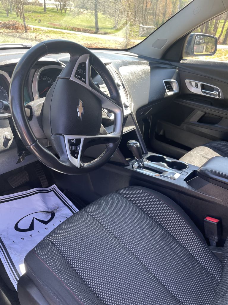 Photo 5 of this CHEVROLET EQUINOX