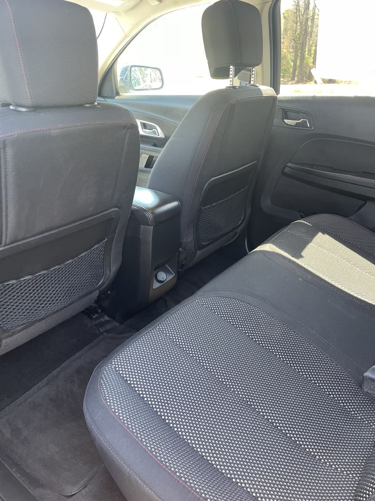 Photo 6 of this CHEVROLET EQUINOX