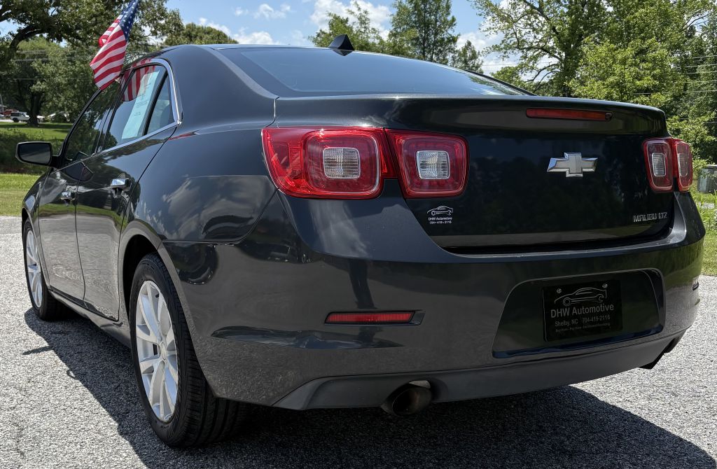 Photo 4 of this CHEVROLET MALIBU