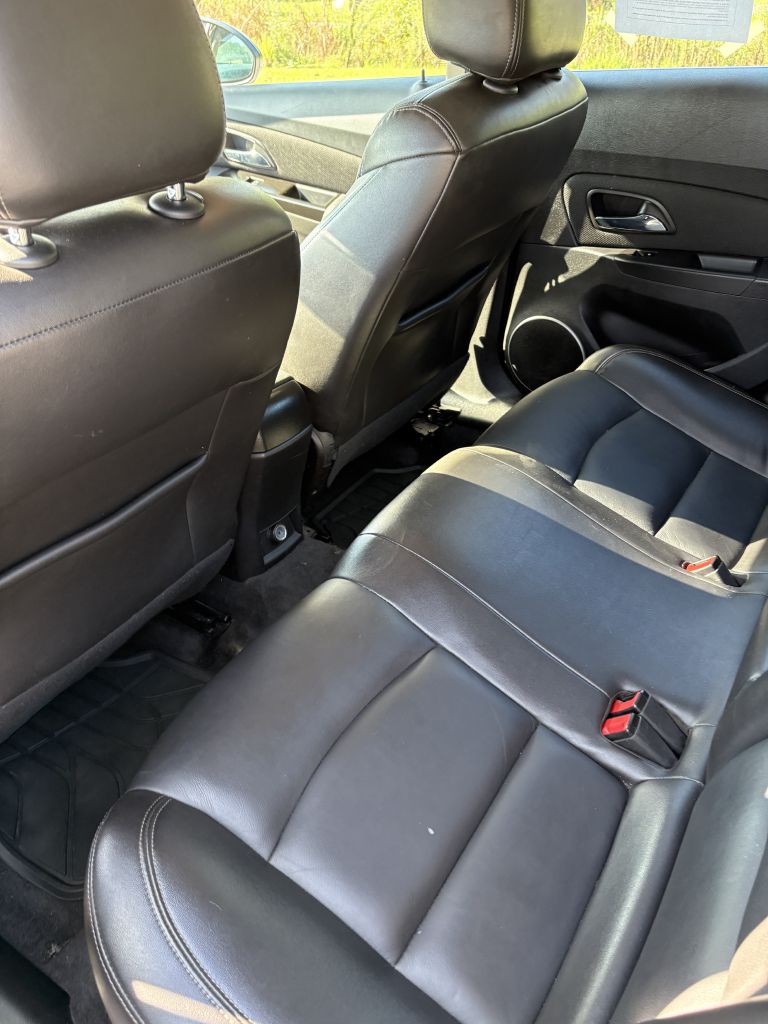 Photo 6 of this CHEVROLET CRUZE