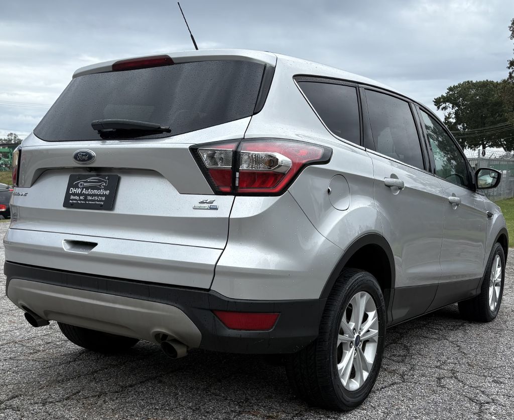 Photo 3 of this FORD ESCAPE