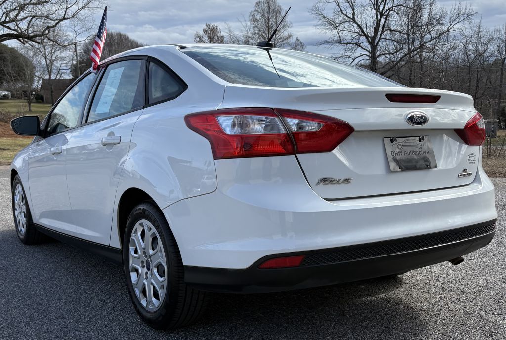 Photo 4 of this FORD FOCUS