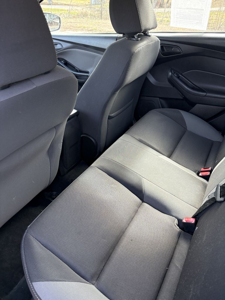 Photo 6 of this FORD FOCUS