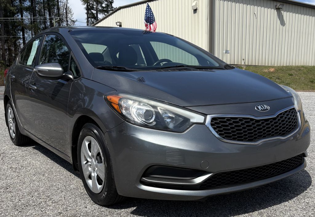 Photo 2 of this KIA FORTE