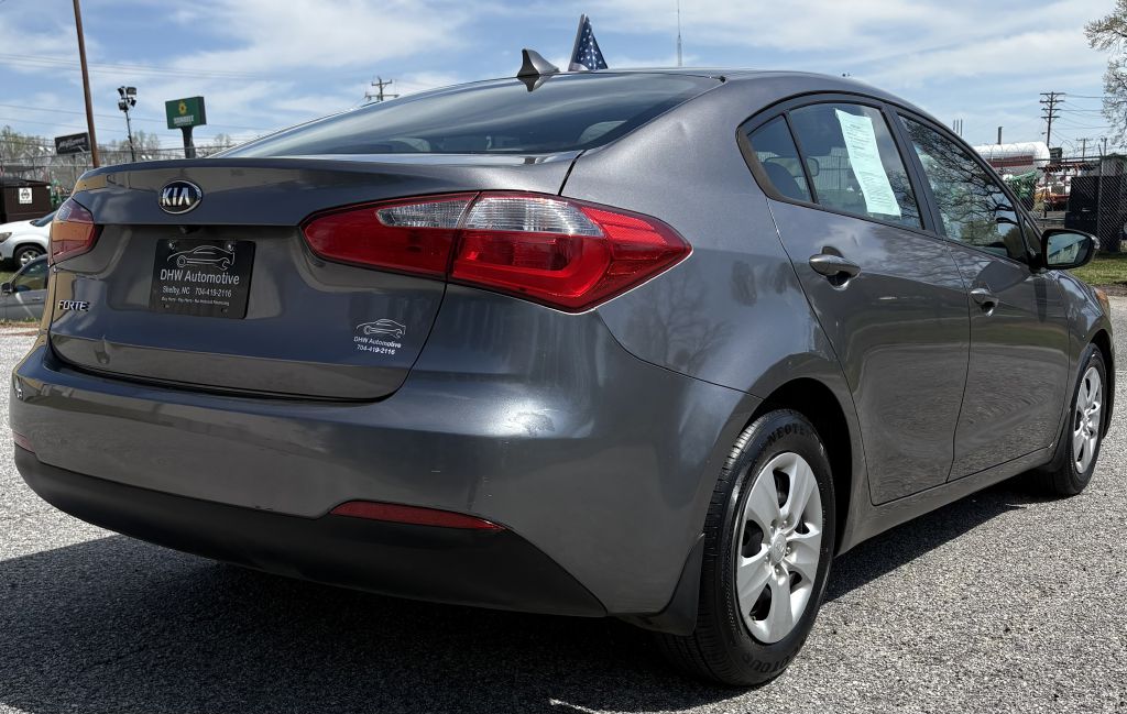 Photo 3 of this KIA FORTE