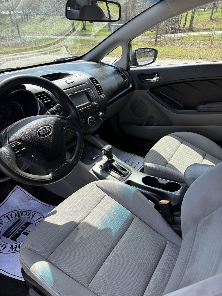 Photo 5 of this KIA FORTE