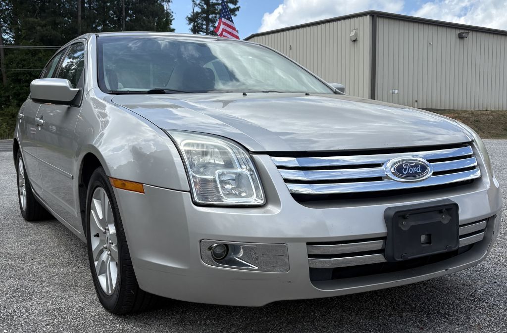 Photo 2 of this FORD FUSION