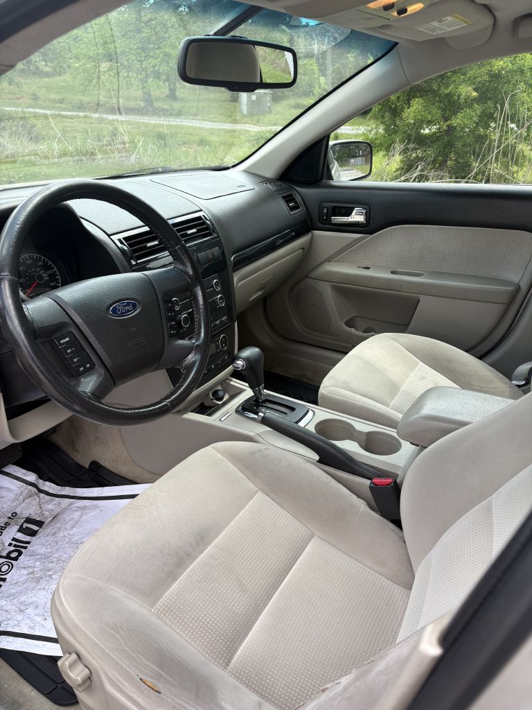 Photo 5 of this FORD FUSION