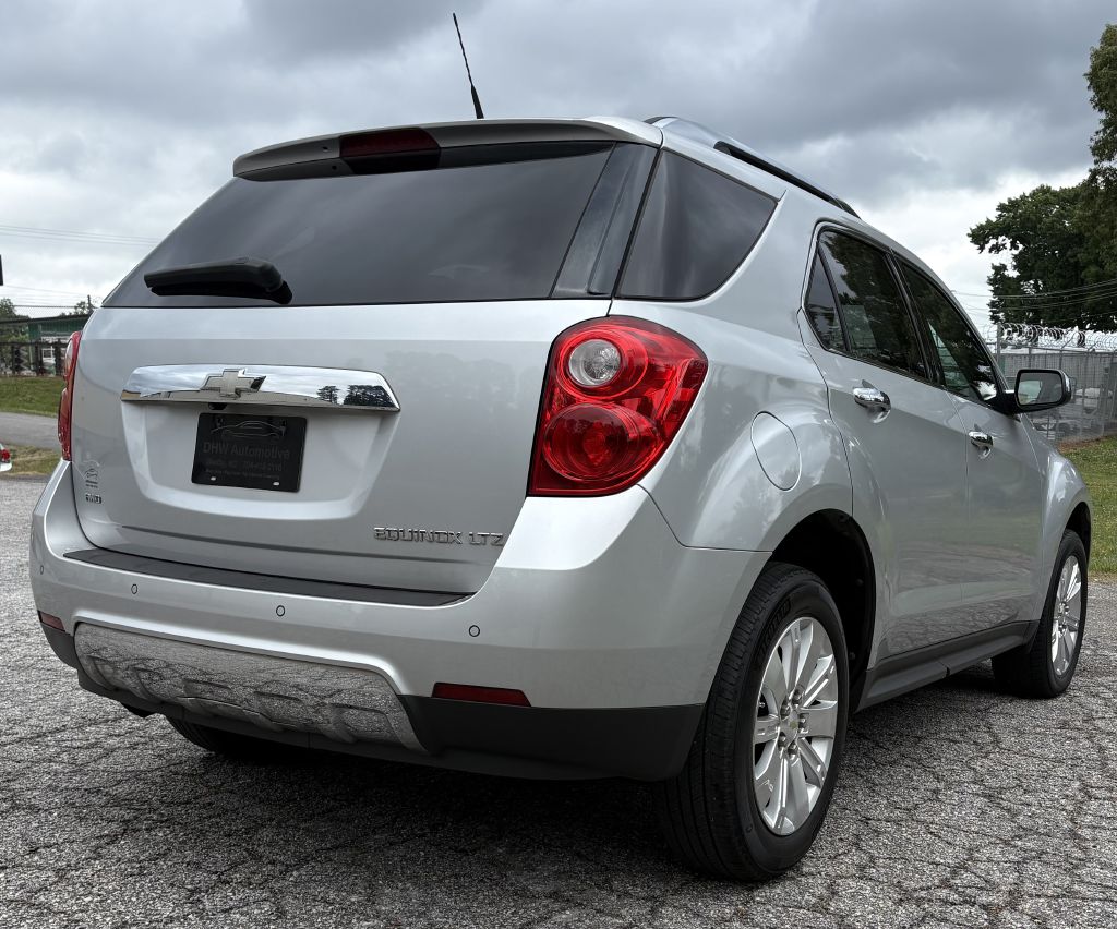 Photo 3 of this CHEVROLET EQUINOX