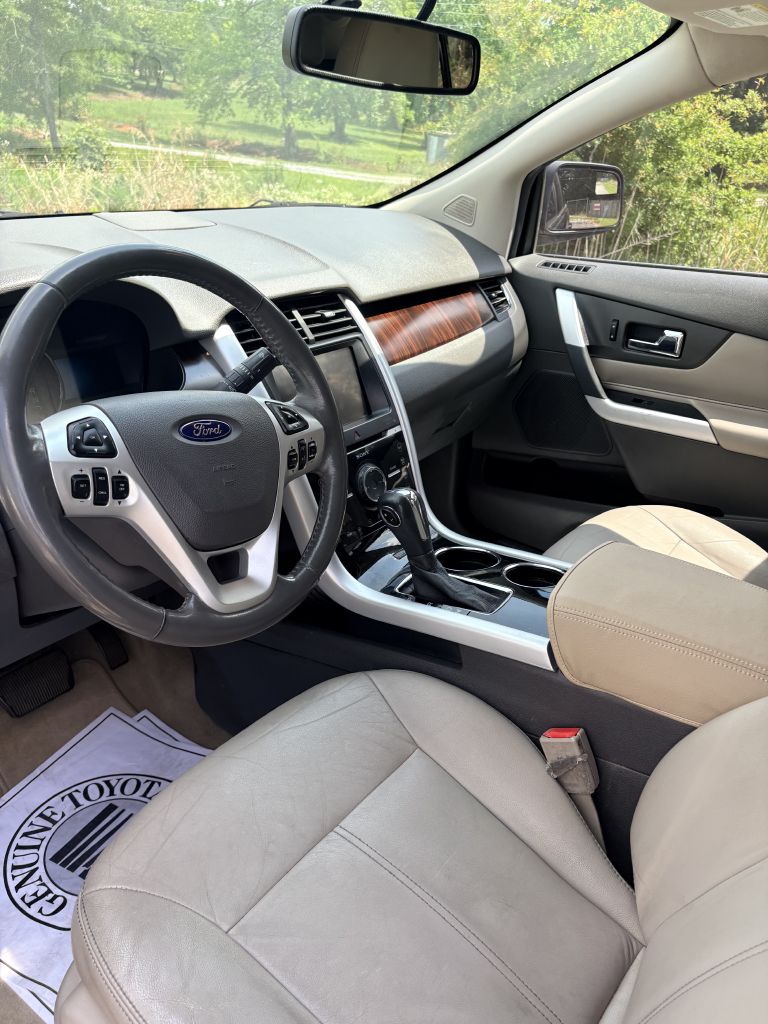 Photo 5 of this FORD EDGE