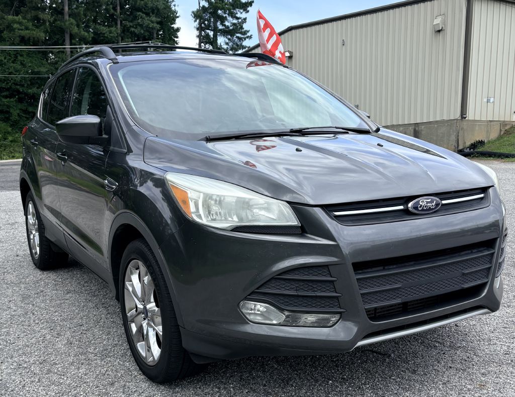 Photo 2 of this FORD ESCAPE