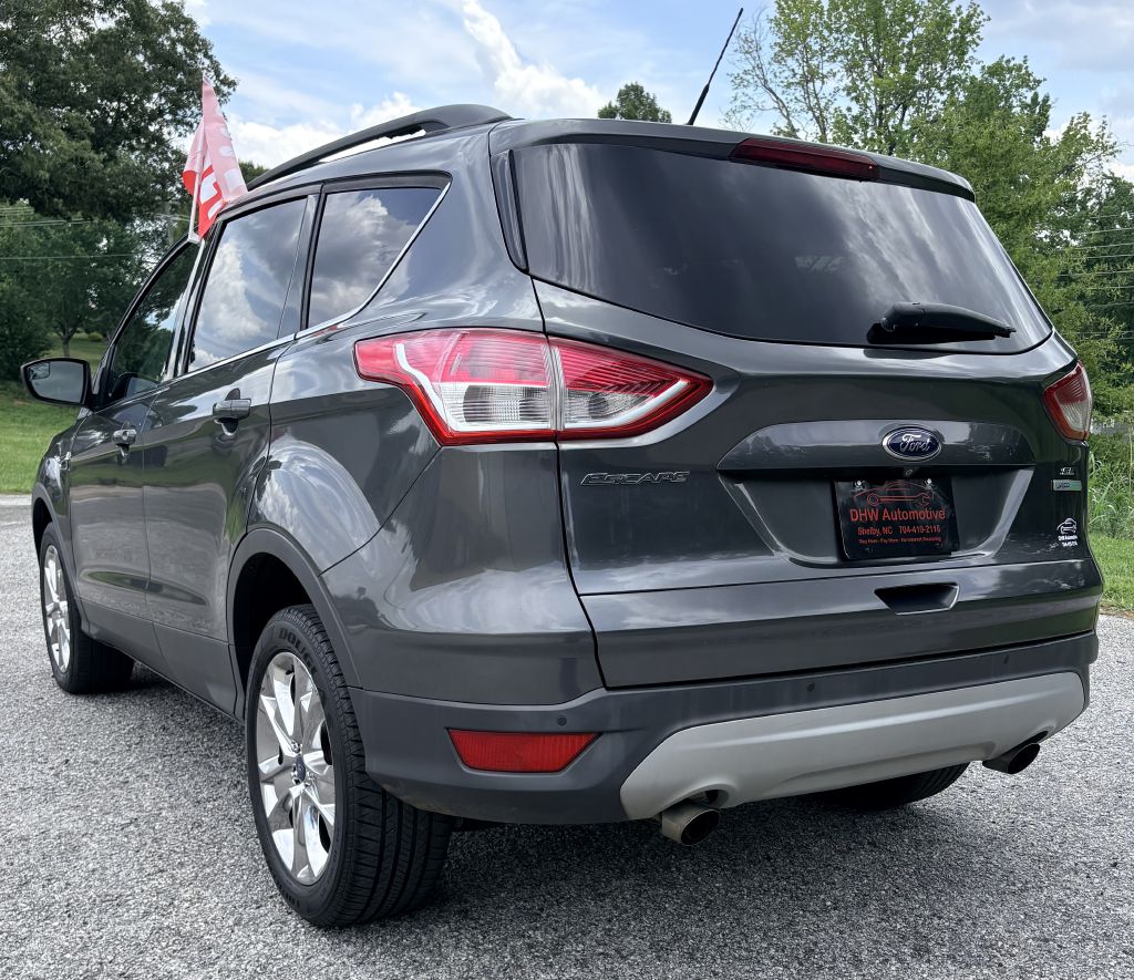 Photo 4 of this FORD ESCAPE