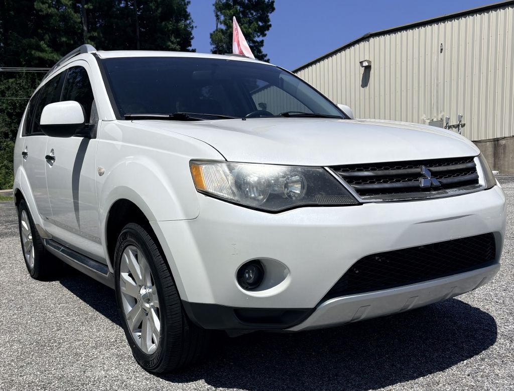 Photo 2 of this MITSUBISHI OUTLANDER