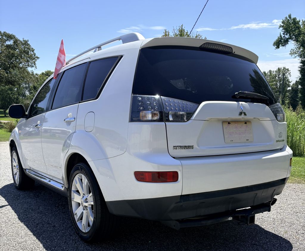 Photo 4 of this MITSUBISHI OUTLANDER