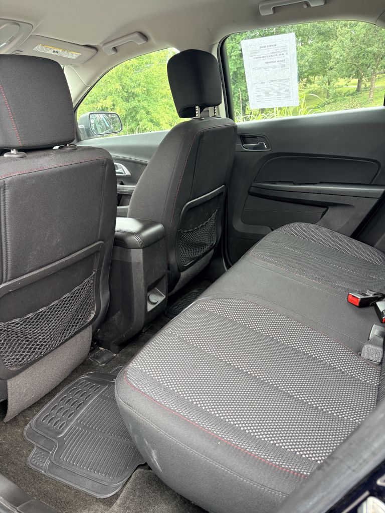 Photo 6 of this CHEVROLET EQUINOX