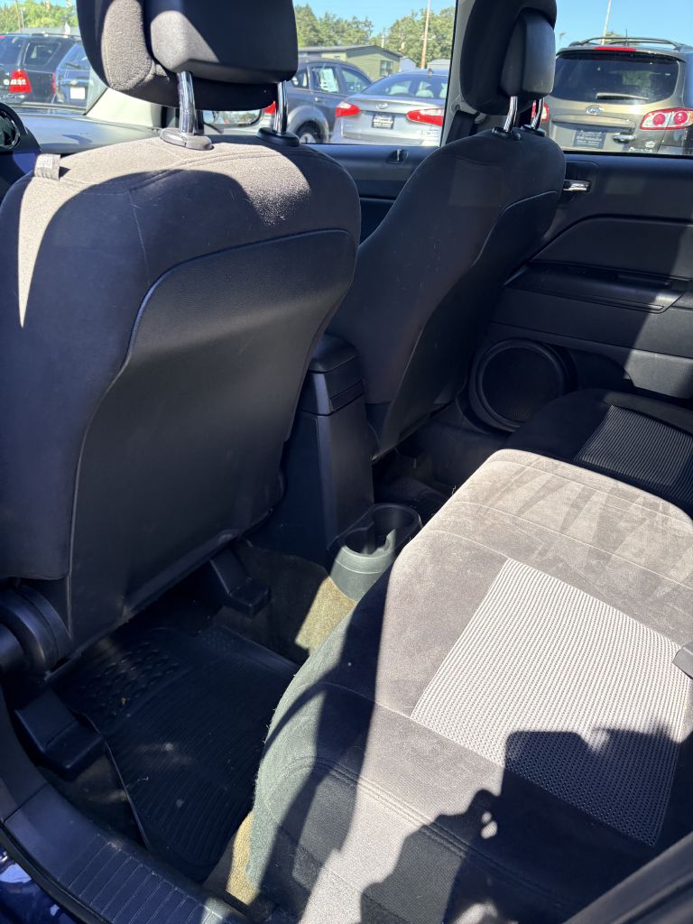 Photo 6 of this JEEP COMPASS