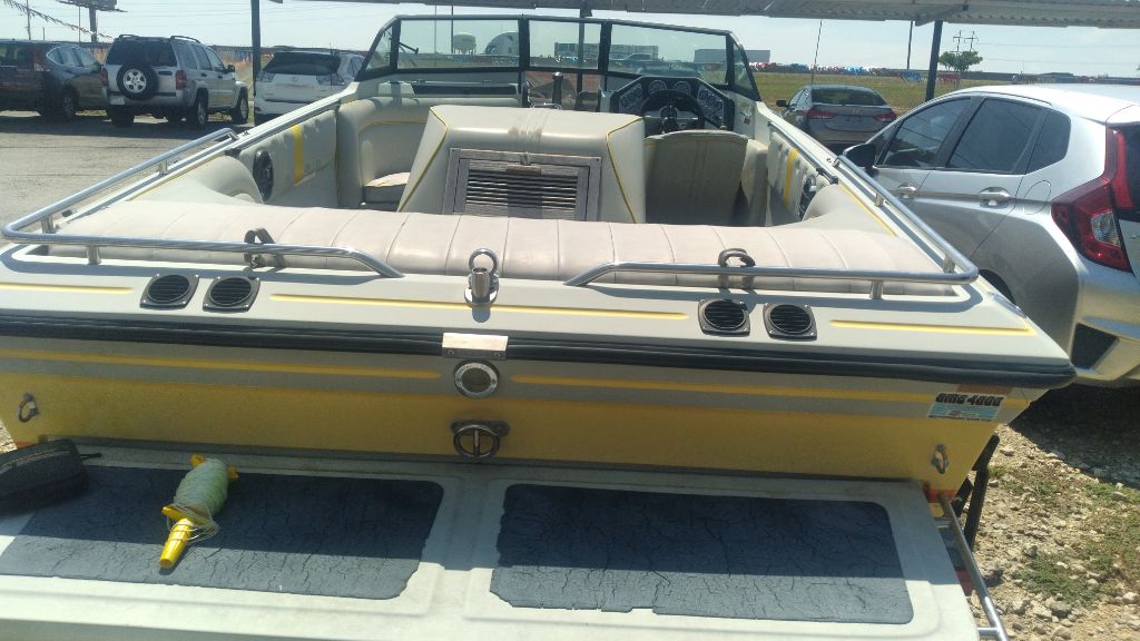 Photo 2 of this SUPRA SKI BOAT
