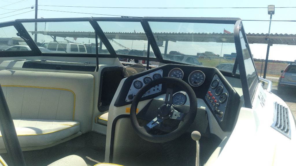 Photo 3 of this SUPRA SKI BOAT