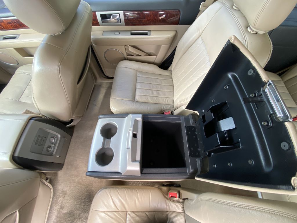 LINCOLN NAVIGATOR 2006 LINCOLN NAVIGATOR 5LMFU28556LJ16899
