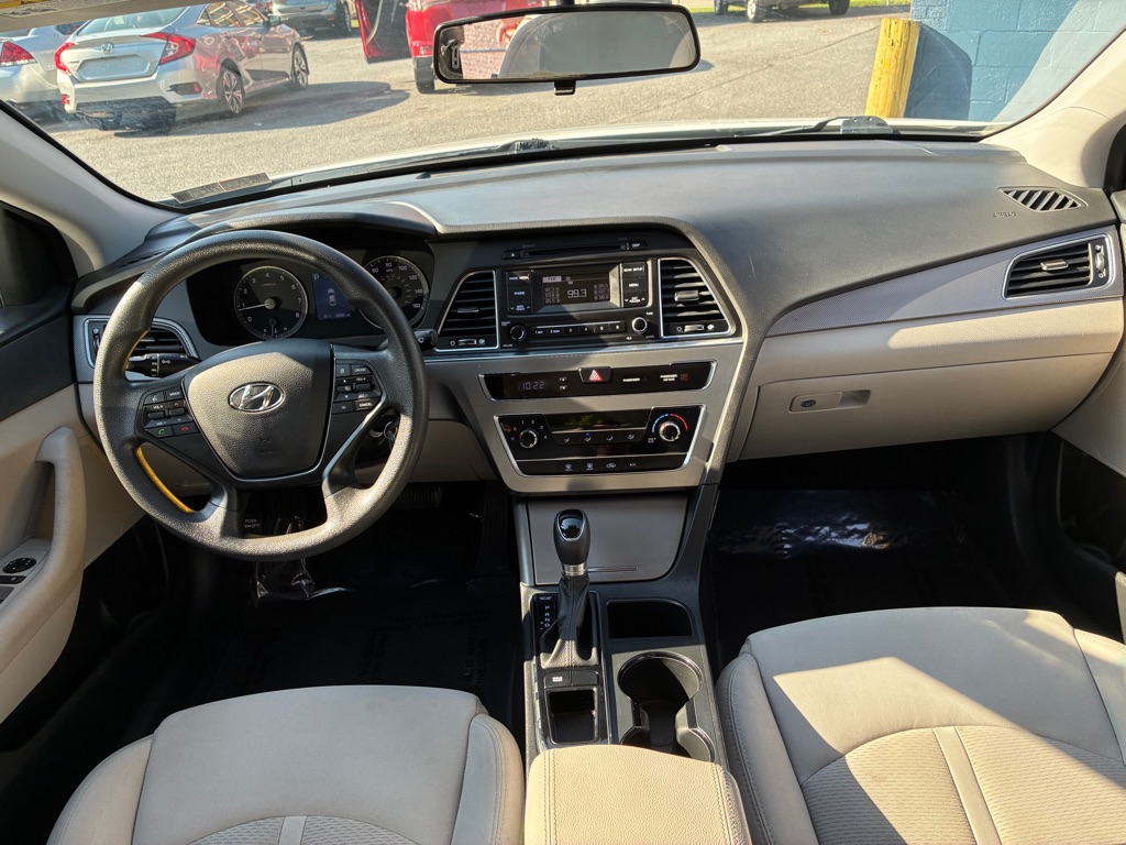 Photo 13 of this HYUNDAI SONATA