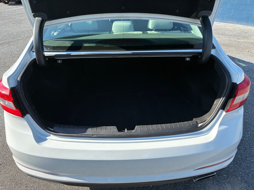 Photo 11 of this HYUNDAI SONATA