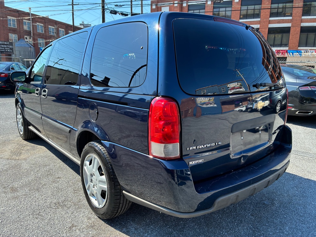 Photo 3 of this CHEVROLET UPLANDER