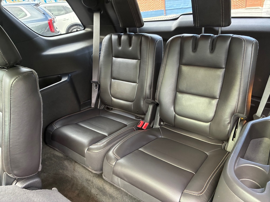 Photo 13 of this FORD EXPLORER