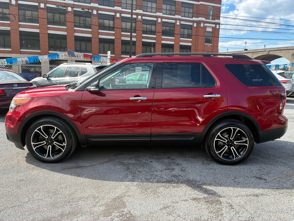 Photo 2 of this FORD EXPLORER
