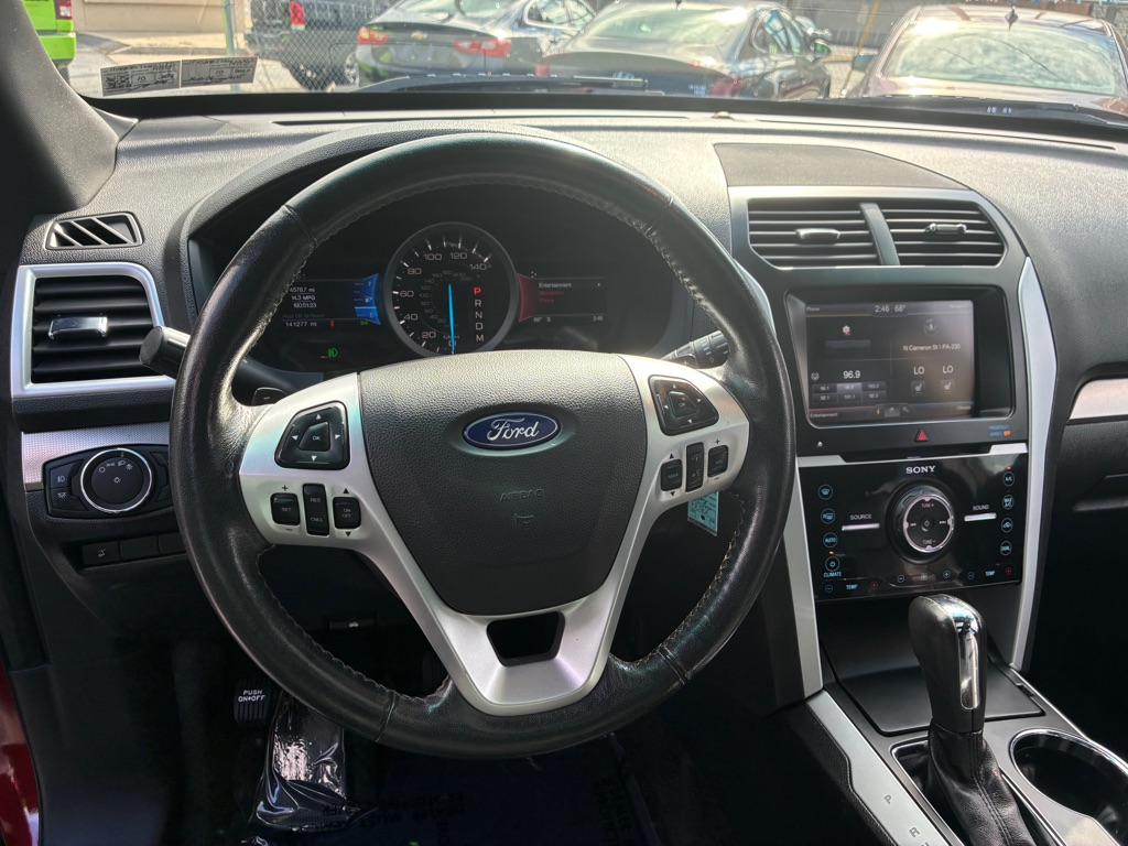 Photo 15 of this FORD EXPLORER