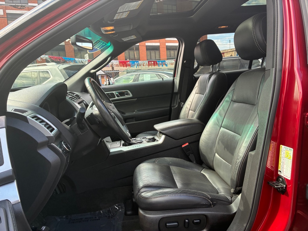 Photo 14 of this FORD EXPLORER