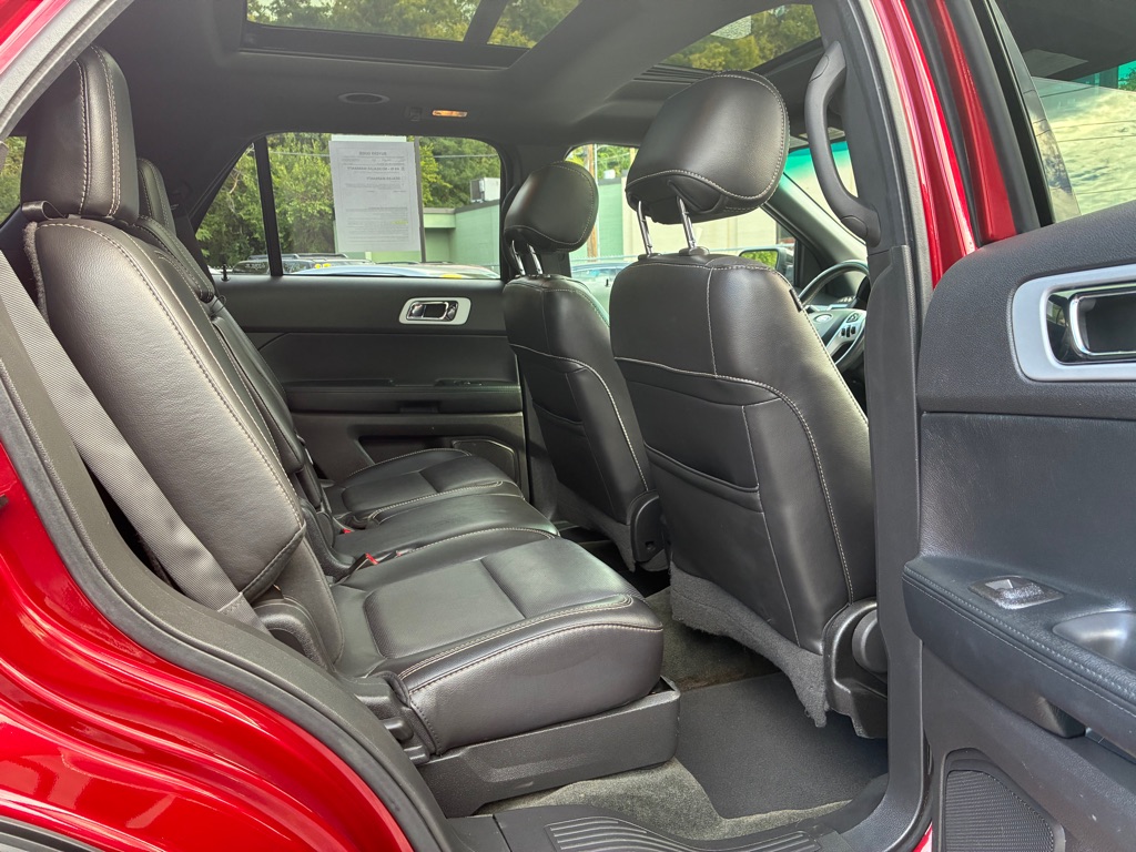 Photo 10 of this FORD EXPLORER
