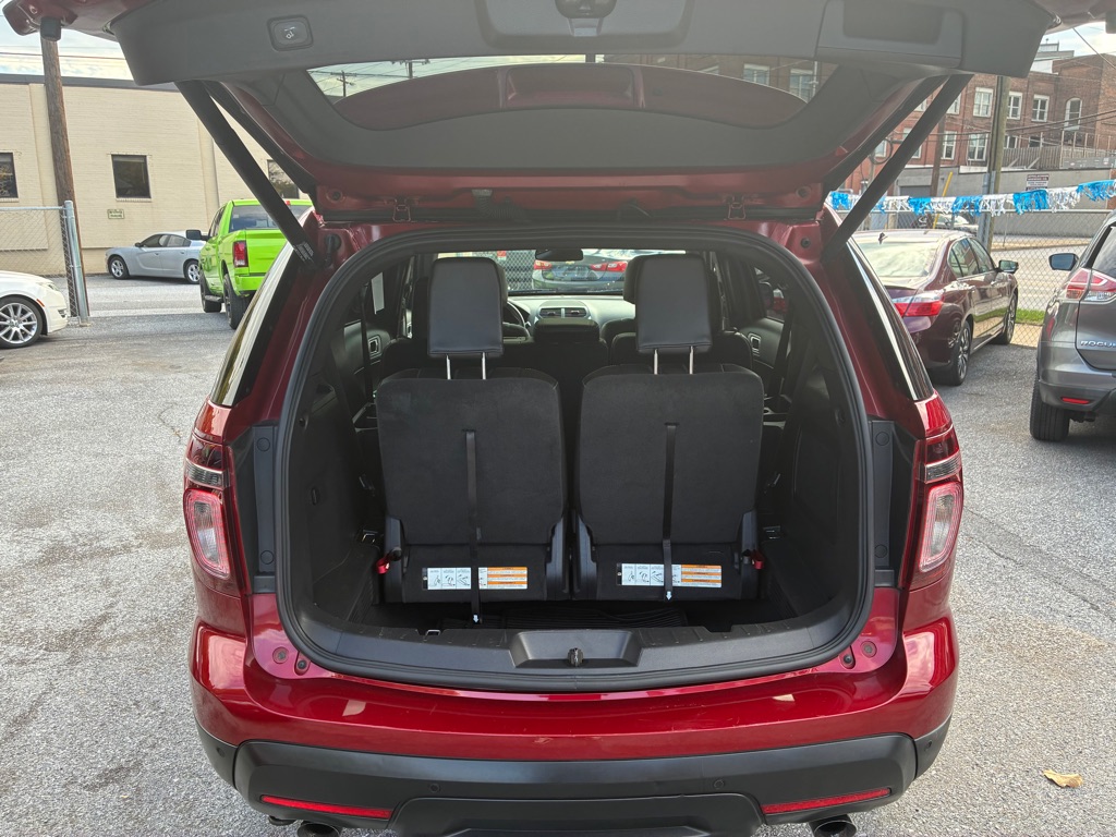 Photo 12 of this FORD EXPLORER