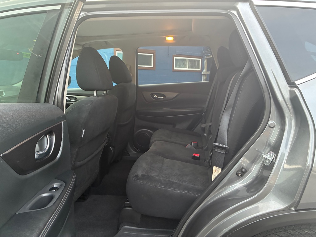 Photo 12 of this NISSAN ROGUE