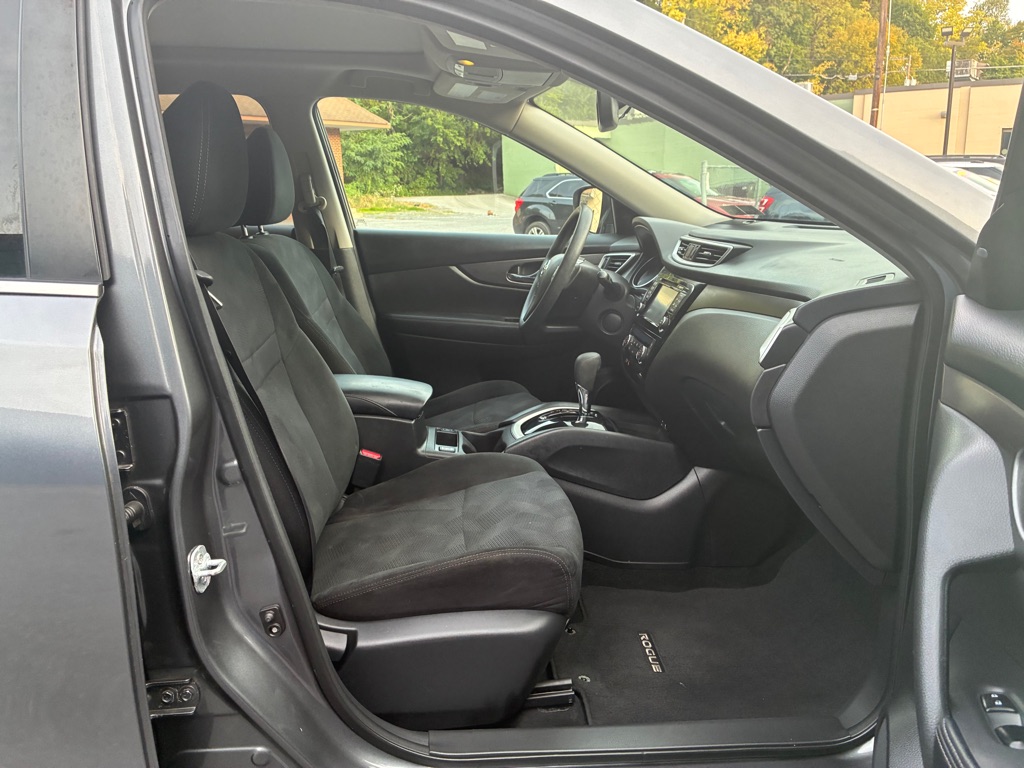 Photo 9 of this NISSAN ROGUE