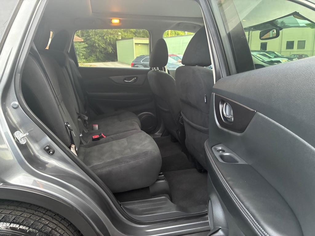 Photo 10 of this NISSAN ROGUE