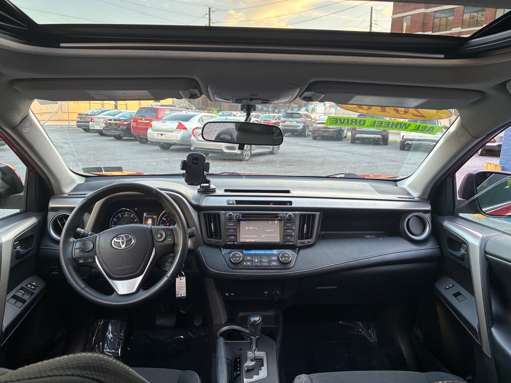 Photo 12 of this TOYOTA RAV4
