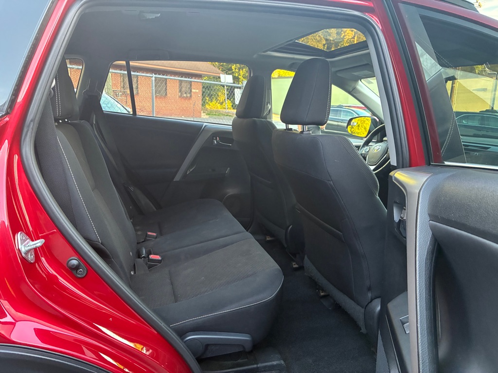 Photo 9 of this TOYOTA RAV4