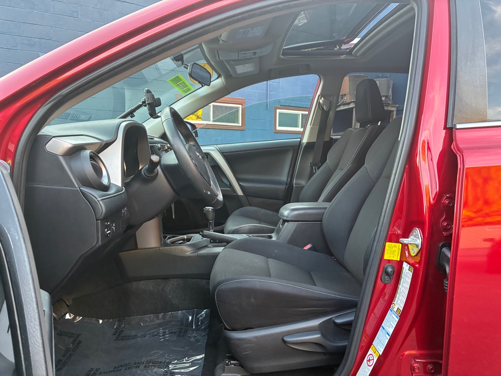Photo 13 of this TOYOTA RAV4