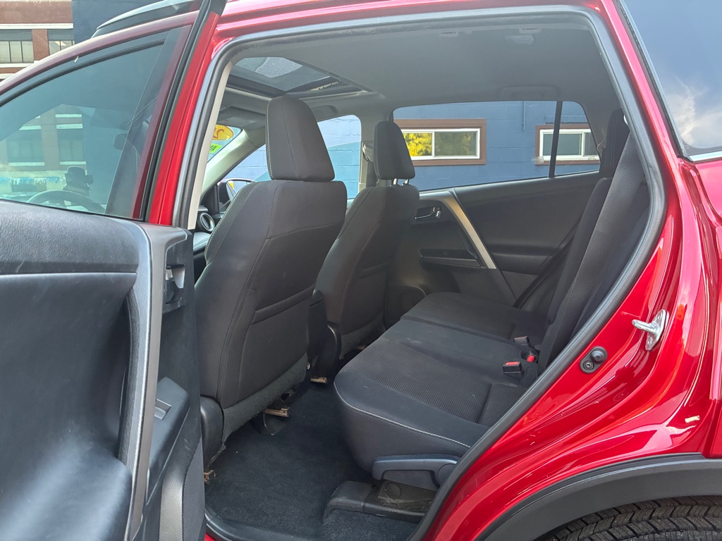 Photo 11 of this TOYOTA RAV4