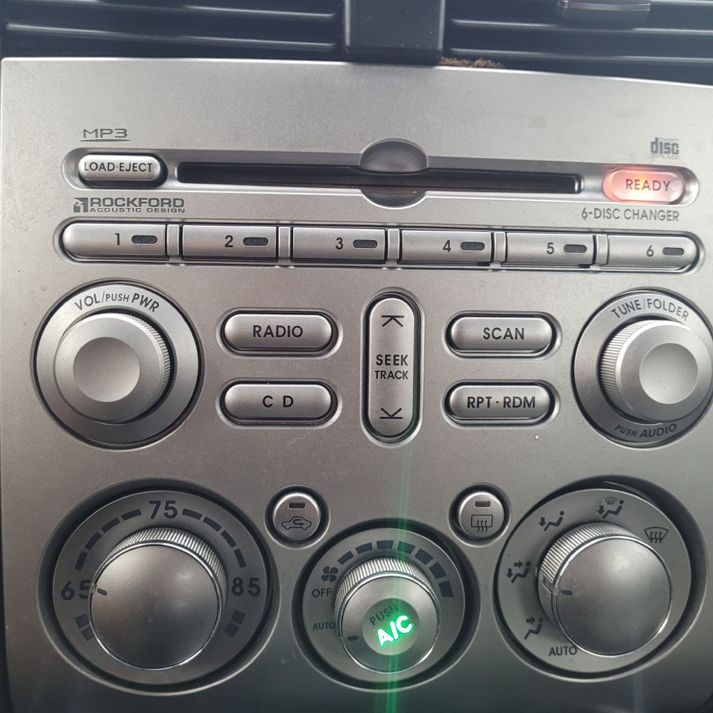 Photo 38 of this MITSUBISHI GALANT