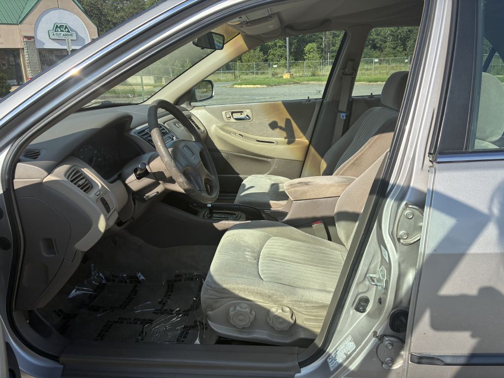 Photo 10 of this HONDA ACCORD