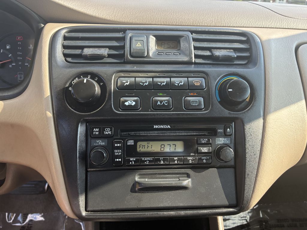 Photo 11 of this HONDA ACCORD