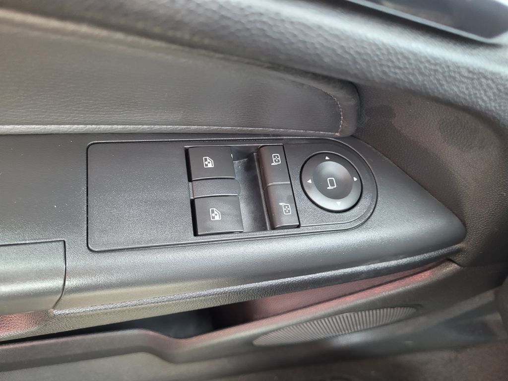 Photo 15 of this SATURN ASTRA