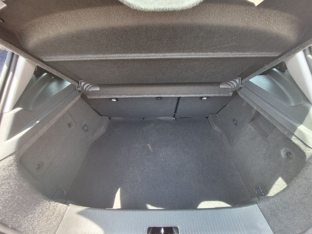 Photo 23 of this SATURN ASTRA