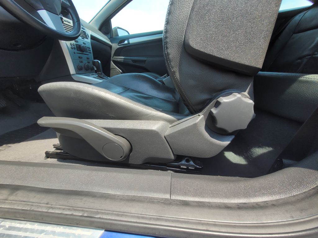 Photo 32 of this SATURN ASTRA