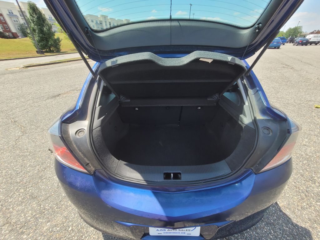 Photo 37 of this SATURN ASTRA