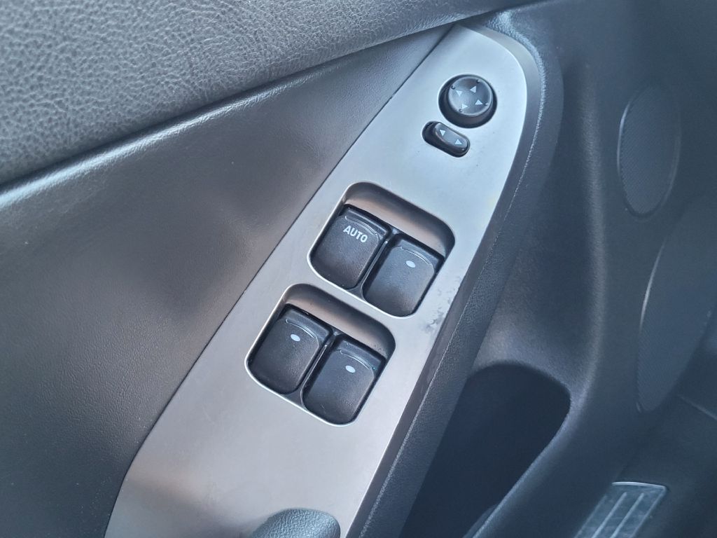Photo 23 of this PONTIAC G6