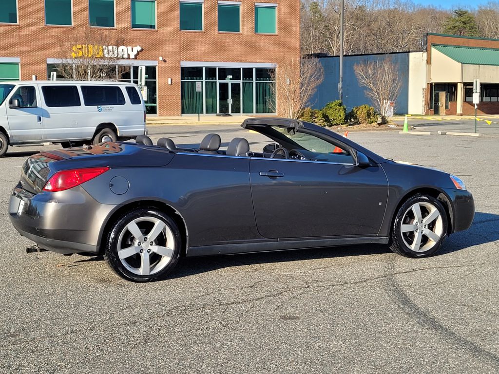 Photo 40 of this PONTIAC G6