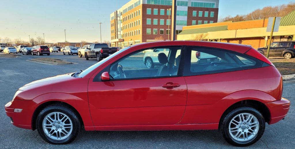 Photo 2 of this FORD FOCUS