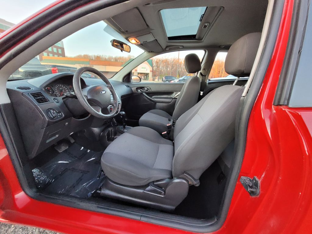 Photo 8 of this FORD FOCUS